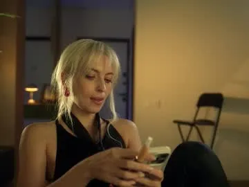 bambifawns4u free chat on liveonude Image 9