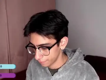 Foxirox free chat on liveonude Image 4