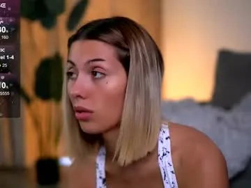 xunybany free chat on liveonude Image 3