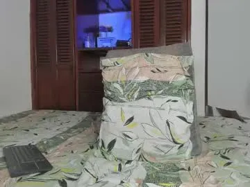 PinkFoxya free chat on liveonude Image 15