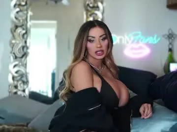 Wild-Angel777 free chat on liveonude Image 13