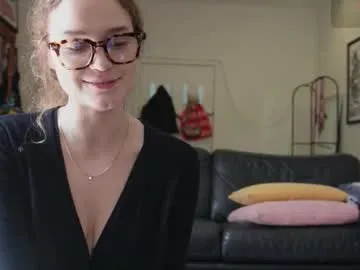 BELBIG free chat on liveonude Image 12