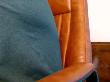 MiaLiaHot free chat on liveonude Image 16