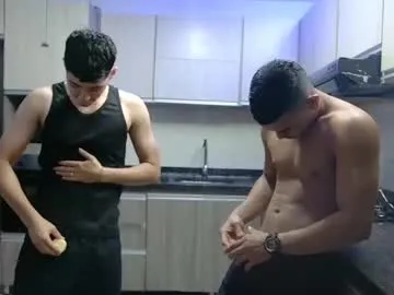 Zoe-Leo free chat on liveonude Image 12