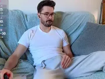 HEYBANANA free chat on liveonude Image 17