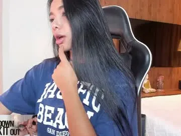 DiamondJo free chat on liveonude Image 10