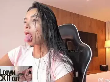 DiamondJo free chat on liveonude Image 13