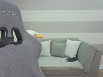 chloe_jeense free chat on liveonude Image 4