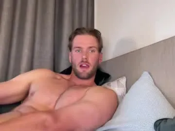 hold-me-tight free chat on liveonude Image 2