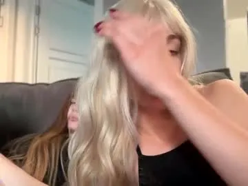 HEYBANANA free chat on liveonude Image 2