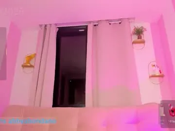 xunybany free chat on liveonude Image 17