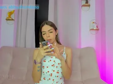 xunybany free chat on liveonude Image 2