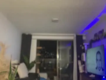 xunybany free chat on liveonude Image 15