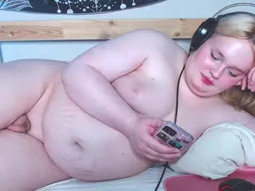 BELBIG free chat on liveonude Image 16