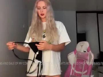 DiamondJo free chat on liveonude Image 9