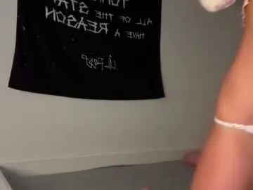 DiamondJo free chat on liveonude Image 18