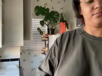 dreamyriri free chat on liveonude