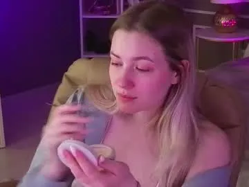 karolwhite_ free chat on liveonude Image 7