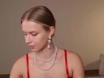 MiaLiaHot free chat on liveonude Image 9