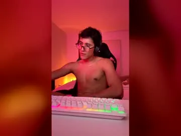 emilio_rivs free chat on liveonude