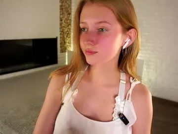 lory34 free chat on liveonude Image 11