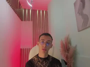 noah_devil_ free chat on liveonude Image 18