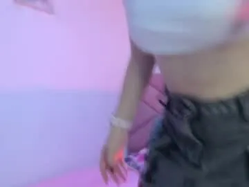 escar_let free chat on liveonude Image 2