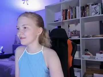 SheOnShe free chat on liveonude Image 17