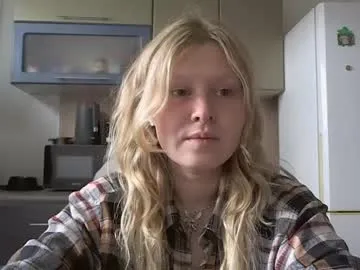 HEYBANANA free chat on liveonude Image 2