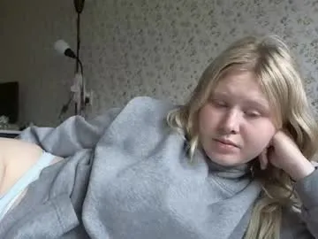 HEYBANANA free chat on liveonude Image 3