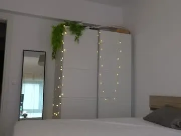 xunybany free chat on liveonude Image 4