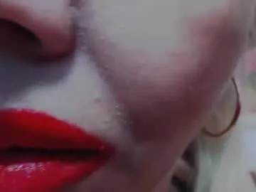 MiaLiaHot free chat on liveonude Image 2