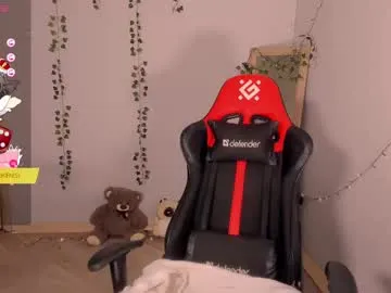 miaknox free chat on liveonude Image 3