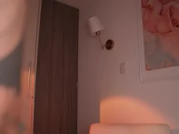 AlexAndPole free chat on liveonude Image 2