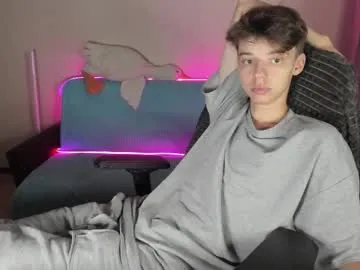 HEYBANANA free chat on liveonude Image 18