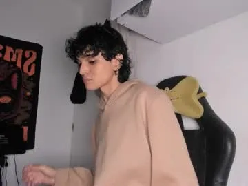 AlexAndPole free chat on liveonude Image 8