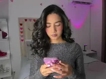 HEYBANANA free chat on liveonude Image 3