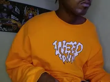 big_small_horny free chat on liveonude Image 16