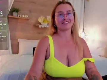 roxyheartley free chat on liveonude Image 2