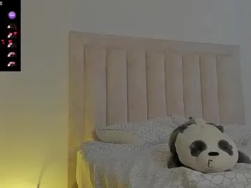 adria_ross free chat on liveonude Image 18