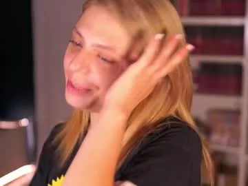 mandarinkaa free chat on liveonude Image 12