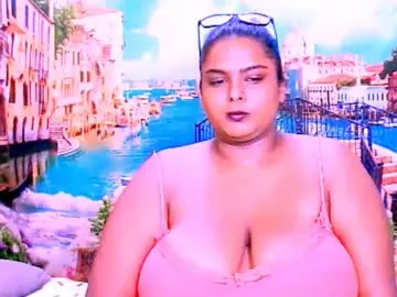 DiamondJo free chat on liveonude Image 12