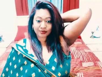 DiamondJo free chat on liveonude Image 17