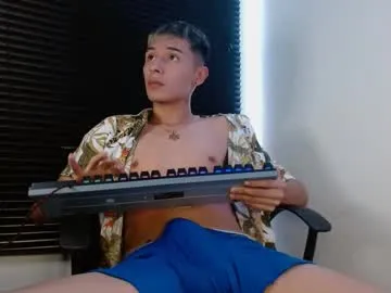 isaac_tan free chat on liveonude