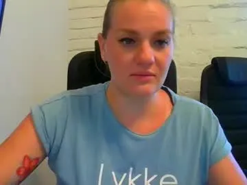 BELBIG free chat on liveonude Image 4