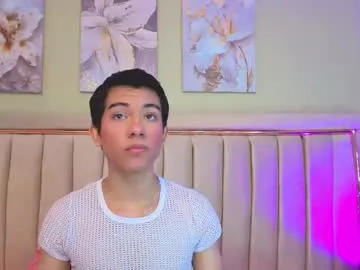 michelledanielss free chat on liveonude Image 12