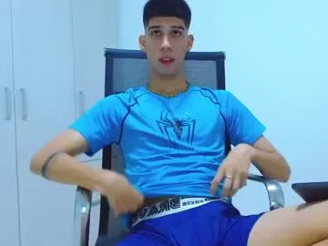 miaknox free chat on liveonude Image 10