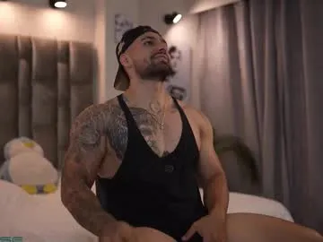 hold-me-tight free chat on liveonude Image 10