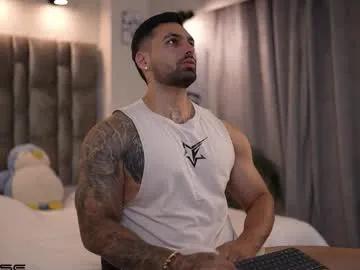 hold-me-tight free chat on liveonude Image 11