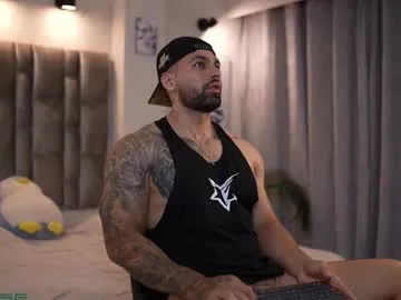 hold-me-tight free chat on liveonude Image 14